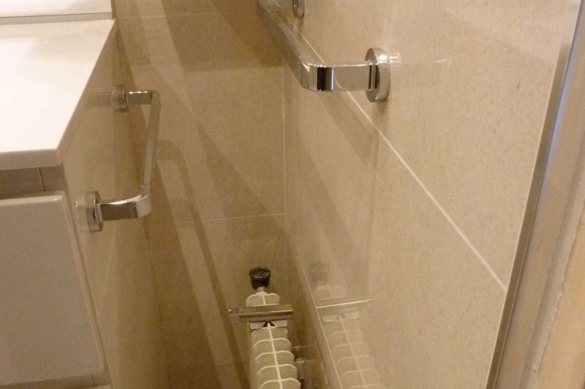 Accessoires de salle de bains adaptés